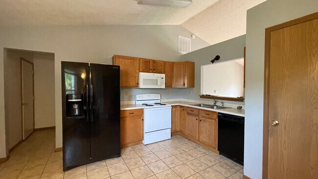 Building Photo - 3 Bedroom Home Located in West Lafayette