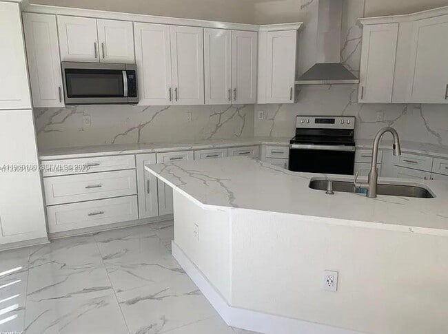 Building Photo - 14920 SW 21st Terrace