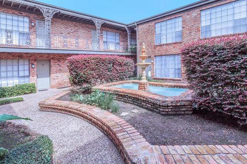 Building Photo - 1617 Fountain View Dr