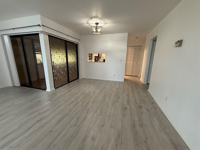 Building Photo - 6101 Woodlake Blvd