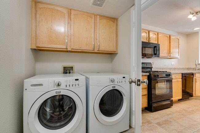 Building Photo - Coming Soon!! 3 Bedroom 2.5 Bathroom Townh...