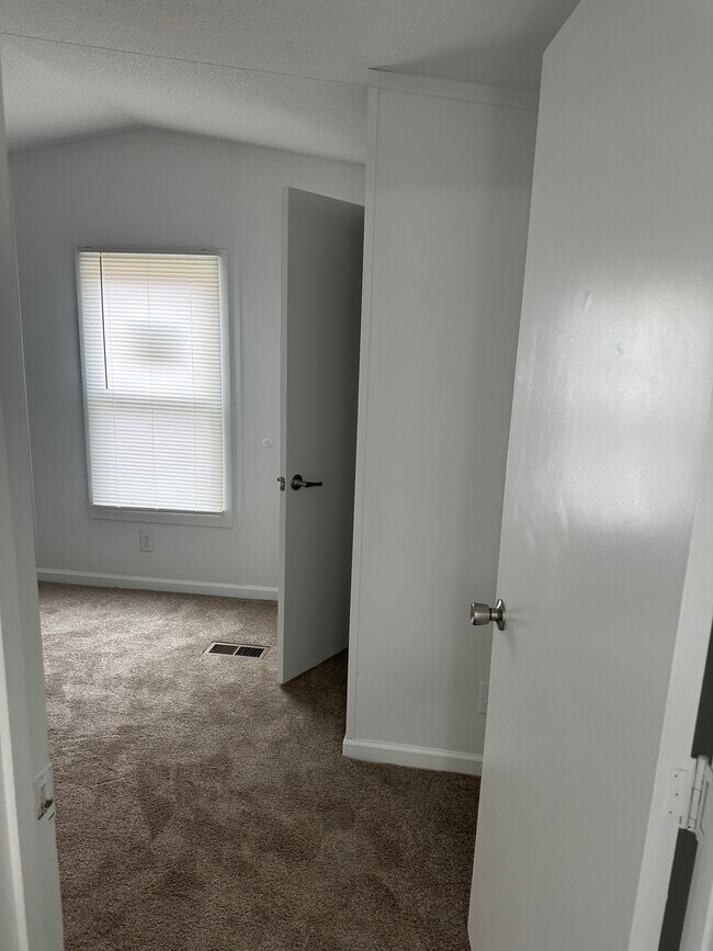 Building Photo - 43665 Pump House Ln