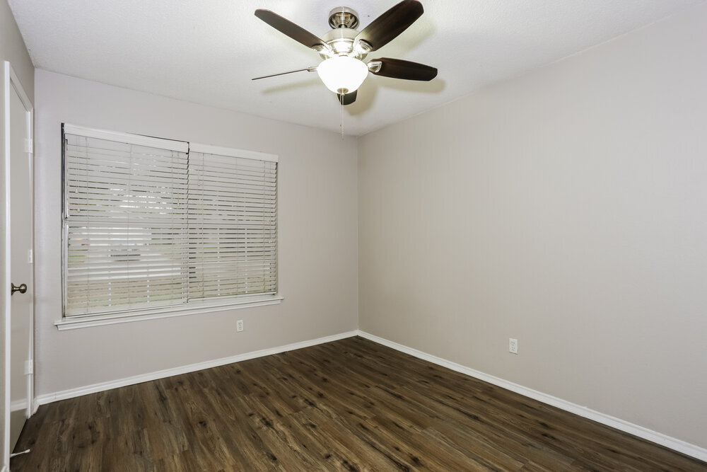 Building Photo - 704 Stonebrooke Dr