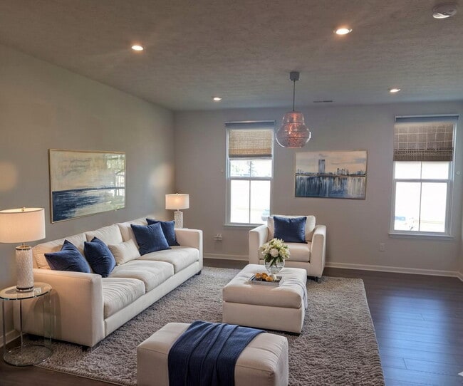 Building Photo - 18 Wentworth Ln