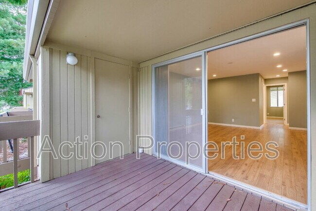 Building Photo - 505 Cypress Point Dr