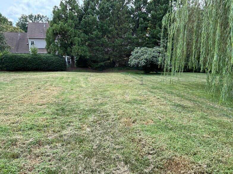 Building Photo - 15938 Wayland Dr