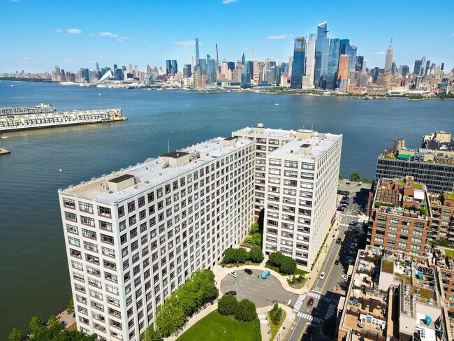 Building Photo - 1500 Hudson St