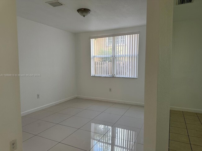 Building Photo - 1490 NE 33rd Ave