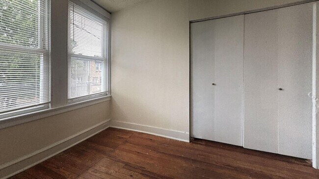 Building Photo - Charming 3-Bedroom Traditional Row Home in Philadelphia