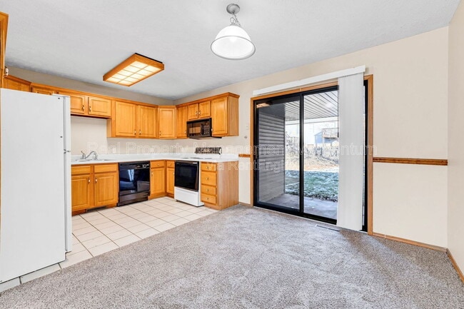 Building Photo - 3348 S Doris Ct