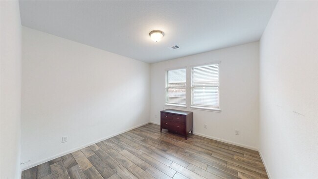 Building Photo - 31415 Whitcombe Summit Wy