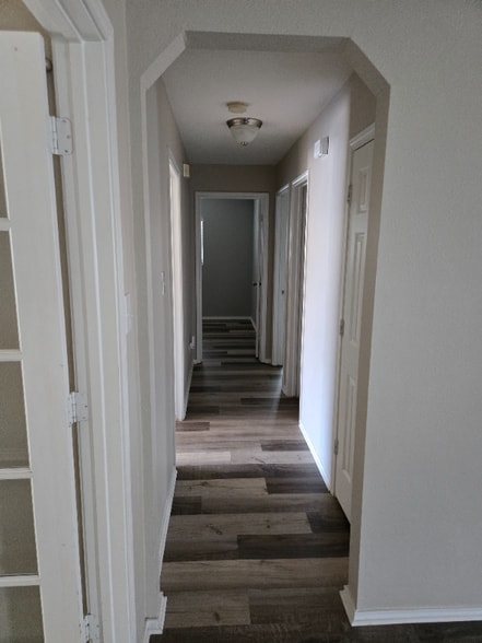 Building Photo - 1615 Spice Spring