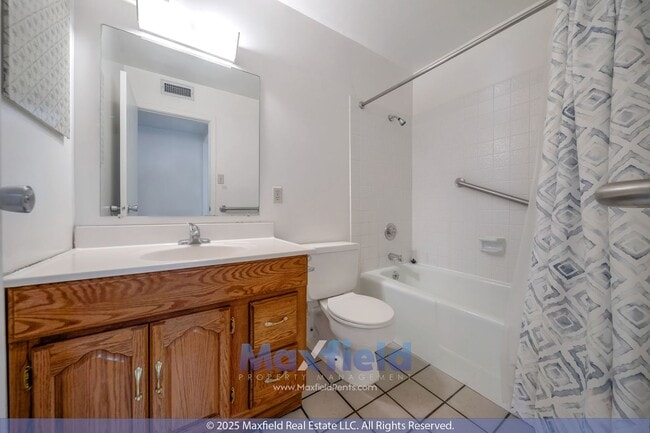 Building Photo - NEWLY REMODELED FLOORING!! Salt Lake City - Heart of Downtown - 2BD - 2BTH - 1GAR PARKING