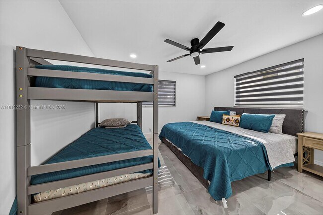 Building Photo - 3130 SW 16th St