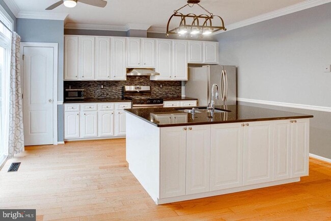 Building Photo - 938 Herons Run Ln