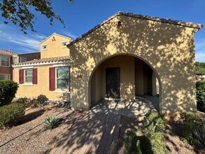Building Photo - **STUNNING 3 BEDROOM/2.5 BATHROOM HOUSE IN LOCATED IN LYONS GATE (RAY & HIGLEY)**