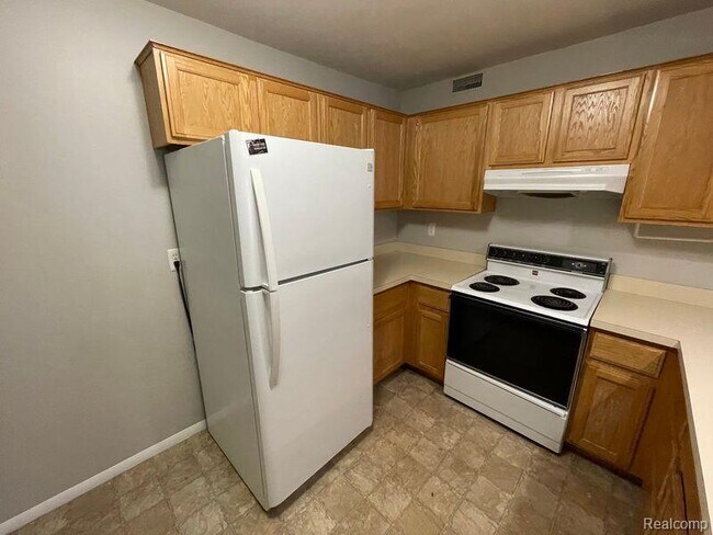 Building Photo - 910 Chestnut Hill Dr