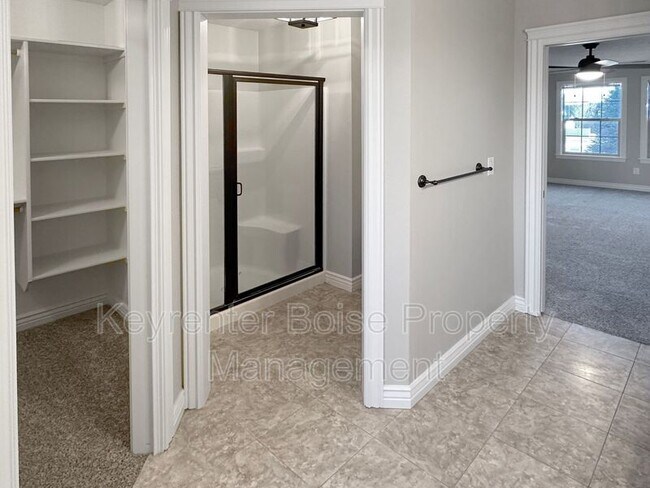 Building Photo - 538 E Halpin Dr