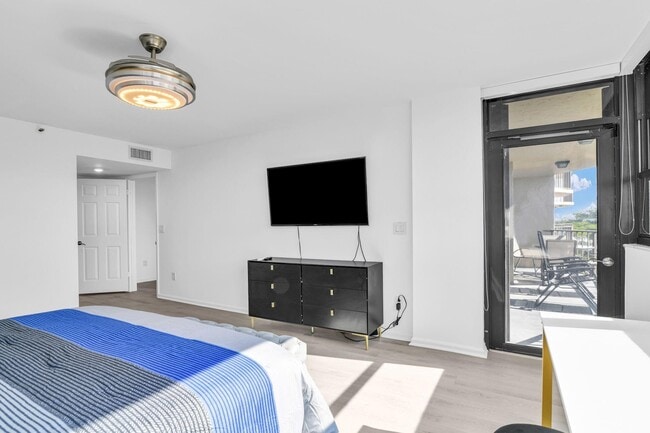 Building Photo - 859 Jeffery St