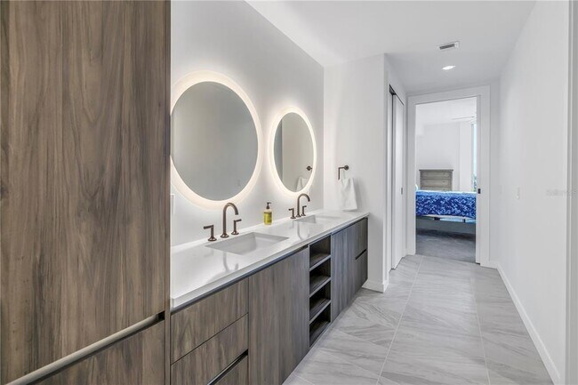 Building Photo - 777 3rd Ave N