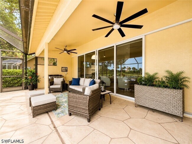 Building Photo - 25151 Bay Cedar Dr