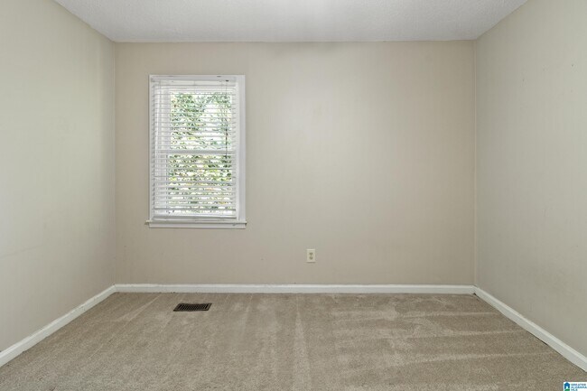 Building Photo - 22 Ashford Cir