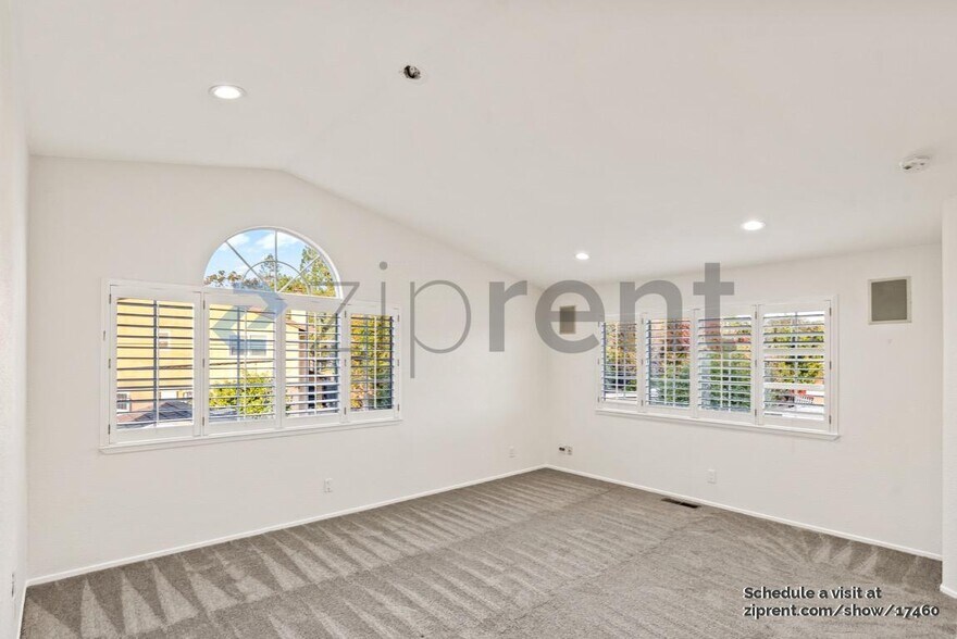 Building Photo - 39986 Barbara St