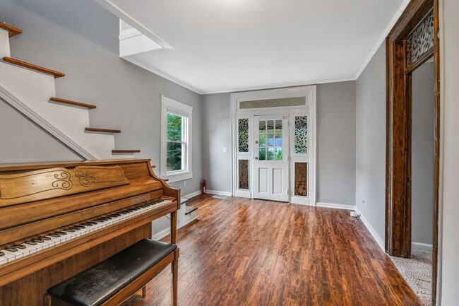 Building Photo - Historic Home in East Nashville
