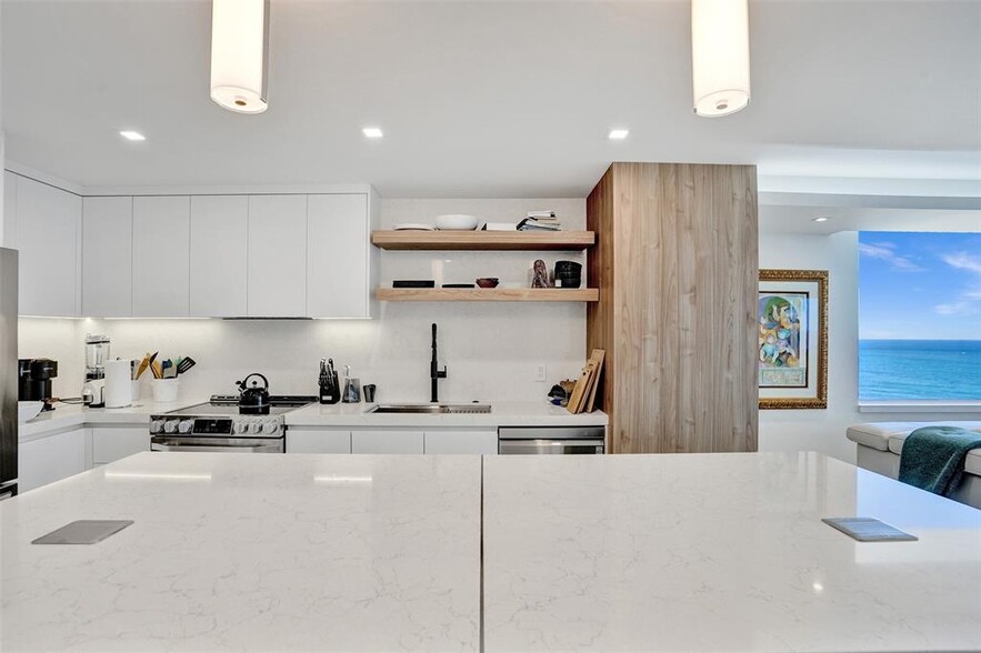 Building Photo - 545 S Fort Lauderdale Beach Blvd