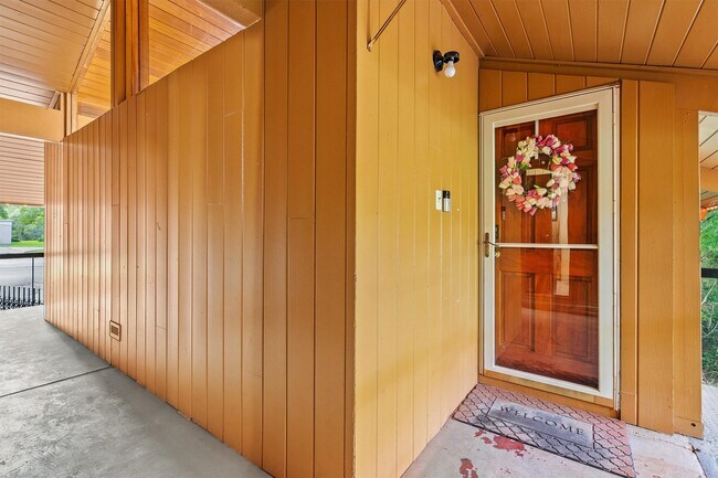 Building Photo - 29 Winged Foot Dr