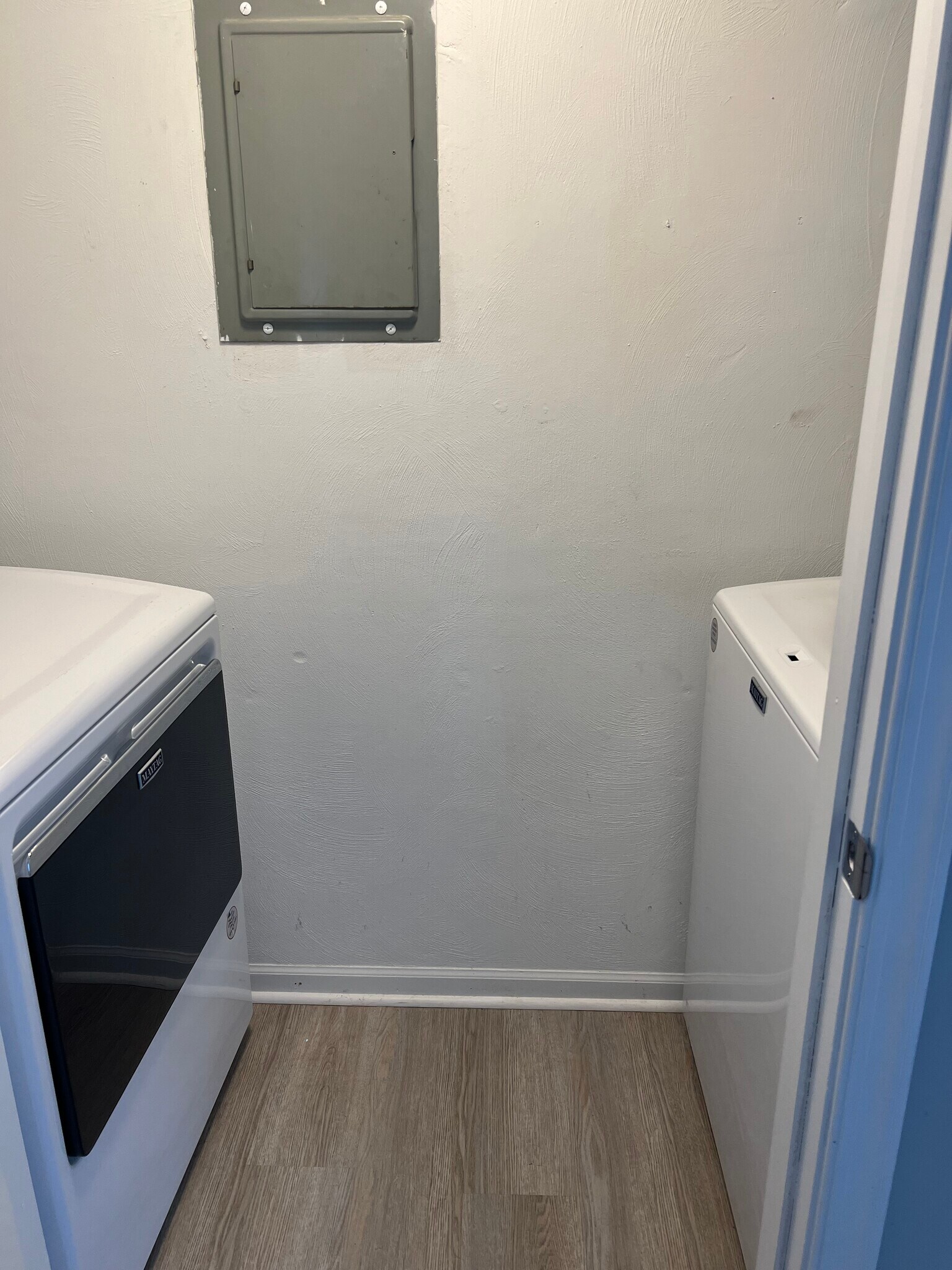 Washer/Dryer - 4750 Hollis Rd