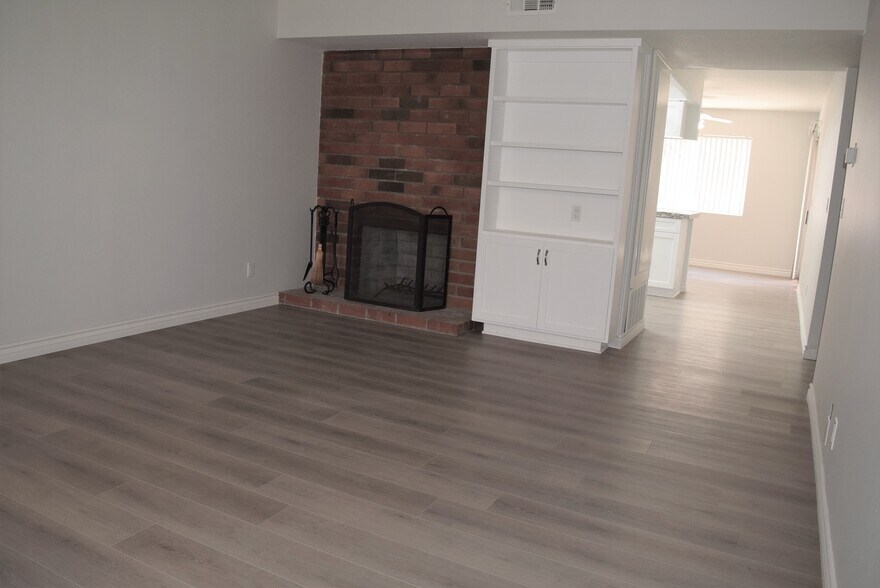 Building Photo - 16042 Waikiki Ln