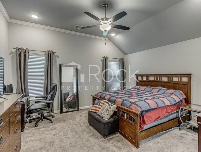 Building Photo - Gorgeous 4 Bedroom Home with Storm Shelter