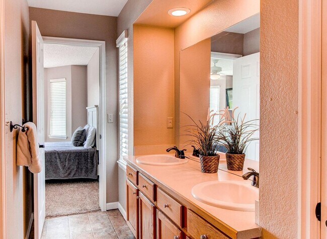 Building Photo - 11491 Dark Star Way
