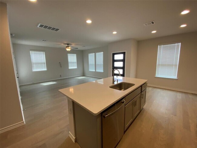 Building Photo - 4802 Star Jasmine Dr