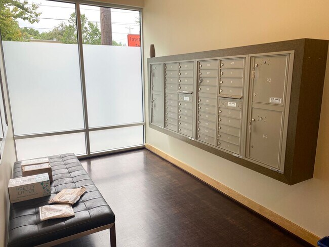 Building Photo - 2 Bedroom Lofts in Overlook! Water, Sewer and Garbage Included!!!