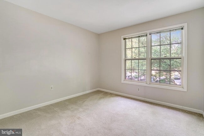 Building Photo - 2131 Kings Mill Ct