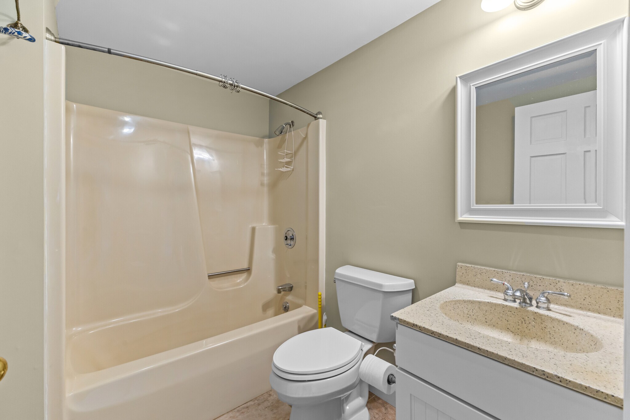 Building Photo - 185 Thayer Bay Rd