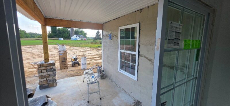 Building Photo - 2975 E Valley Rd