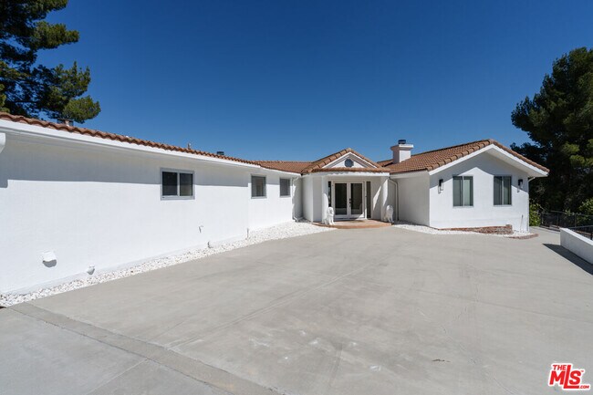 Building Photo - 5026 Medina Rd