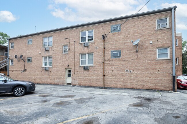 Building Photo - 5457 W Edmunds St
