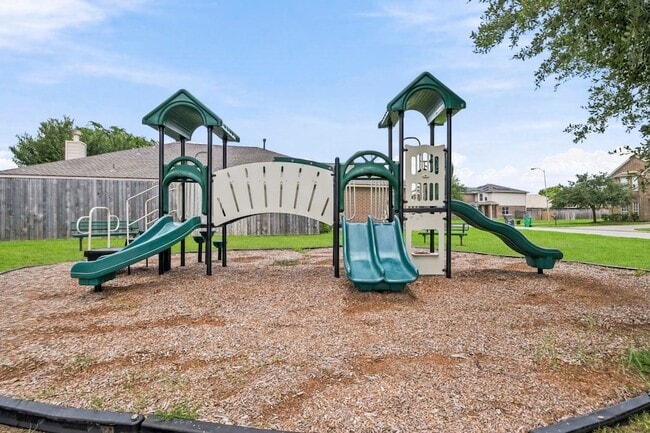 Building Photo - 25450 Barmby Dr