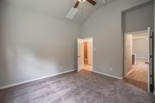 Building Photo - 28104 Rocky Heights Dr