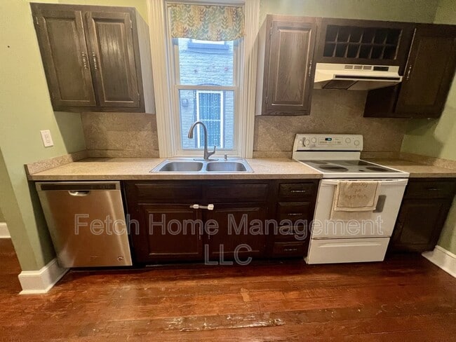 Building Photo - 533 W Walnut St