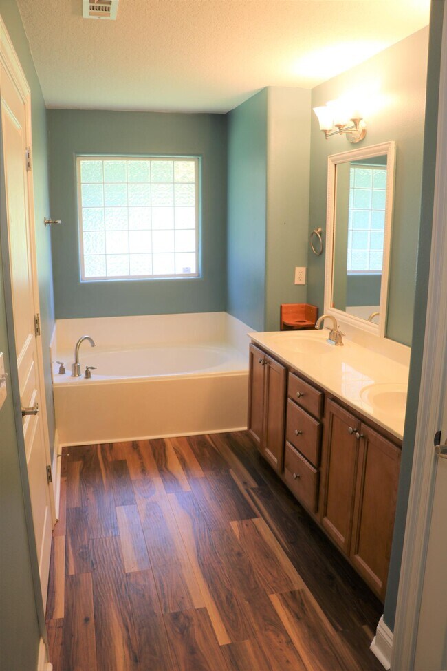 Building Photo - 6420 Old Harbor Ct