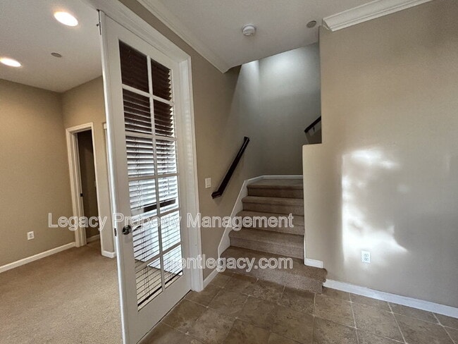 Building Photo - 5301 E Commerce Way