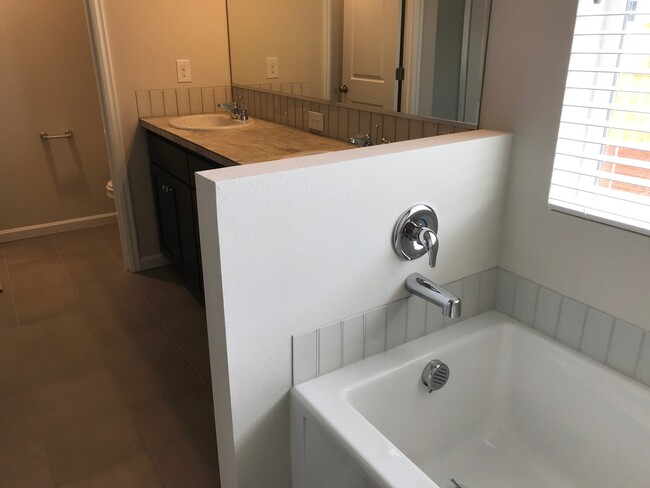 Building Photo - BRAND NEW HOME! Within 5 Minutes of Three ...