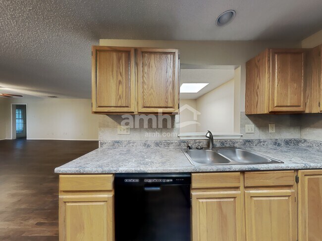 Building Photo - 874 Garden Cir