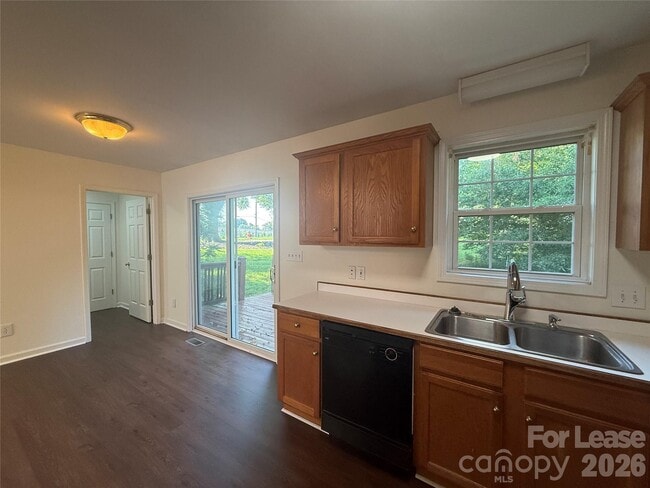 Building Photo - 103 Kam Dr