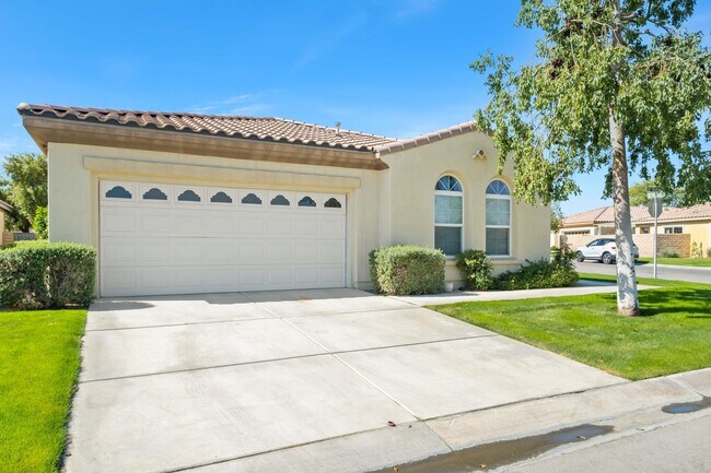 Building Photo - 82013 Cochran Dr